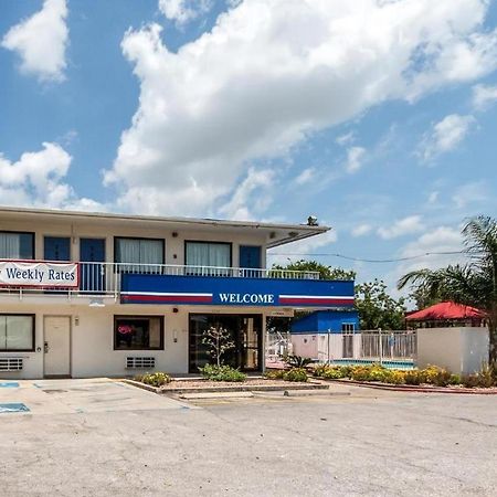 Quality Inn & Suites Victoria East Exterior foto