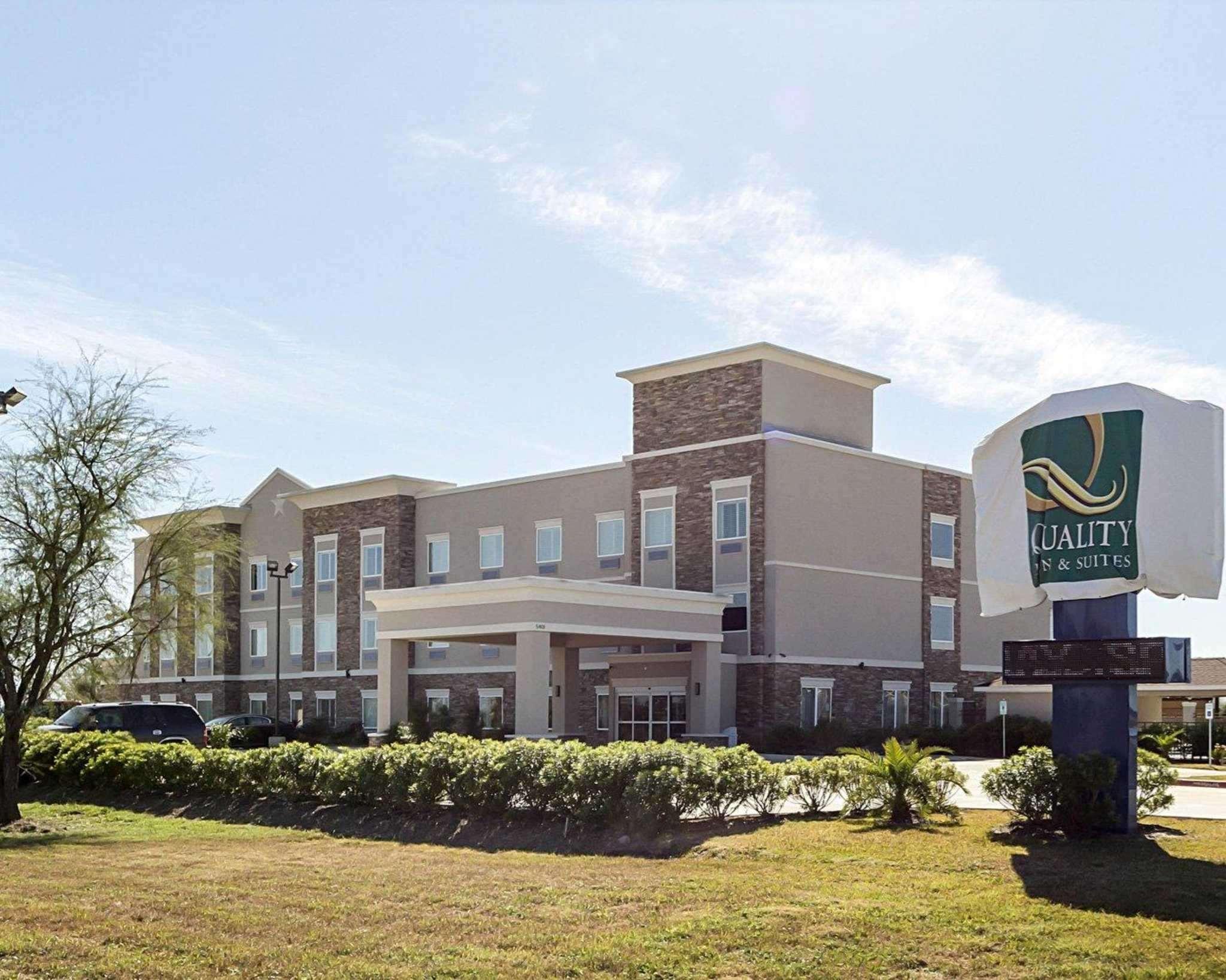 Quality Inn & Suites Victoria East Exterior foto